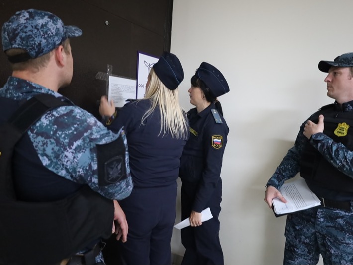 По иску прокуратуры Алтайского края приостановлена деятельность объекта площадью более 52 тыс. кв. м..